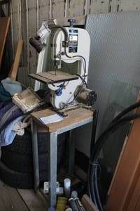 lot 1021 image: Delta ShopMaster Band Saw BS100, Saw Stand