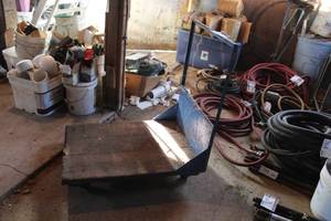 lot 800 image: 4-Wheel Shop Cart
