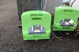 lot 1041 image: Sperian Fend-All Pure Flow 1000 Emergency Eye Wash Station