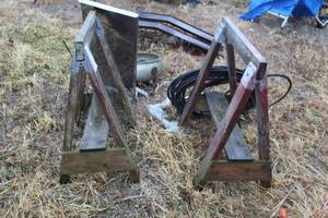 lot 1052 image: Lot of (2) Wood Sawhorses