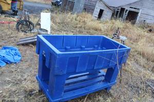 lot 1056 image: Budweiser Commercial Plastic Beverage Cooler Serving Cart
