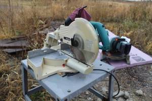 lot 1058 image: Makita Slide Compound Miter Saw 10 LS1011