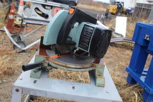 lot 1059 image: Delta Motorized Miter Box Saw 10 34-080