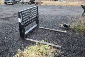 lot 758 image: Forklift Fork Attachment