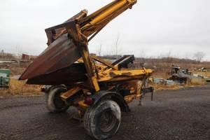 lot 752 image: Vermeer Tree Spade