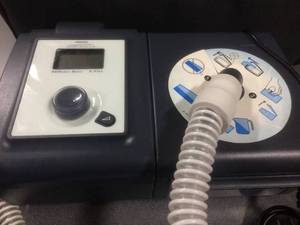 MSRP $1500 Philips Respironics System One REMstar Auto With A-Flex CPAP Machine With Carrying Bag, Extras and Smart Card - Great Working Condition