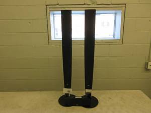 lot 49 image: Set of LG speakers 2 front towers and one center speaker