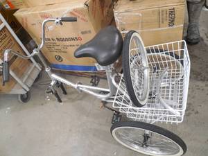 lot 32 image: Mantis Tri-Rad 20 Adult Folding Trike