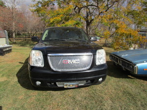 lot 2 image: 2007 Yukon Denali