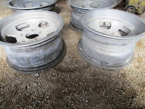 lot 15 image: (2) 15 Wheels (2) 14 Wheels
