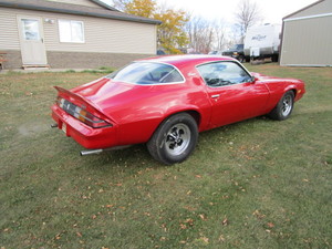 lot 3 image: 1981 Camaro Berlinetta