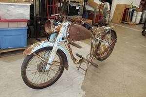lot 441 image: 1950s Schwinn Wizzer Scooter - Complete Minus Motor