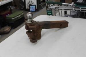 lot 461 image: Trailer Mount with Hitch and 2 Ball