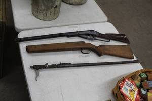 lot 505 image: Lot of (2) Vintage Long Gun Rifle, Daisy Number 960 Old Trust Training BB Rifle