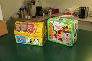 lot 522 image: Lot of (2) Vintage Snoopy Lunch Box, Jungle Book Lunch Box