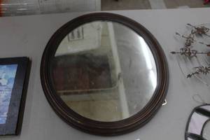 lot 515 image: Wood Frame Oval Wall Mirror