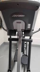 Life Fitness Elliptical Model 8975101 REV B-2