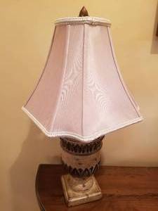 Stylish Urn Base Table Lamp