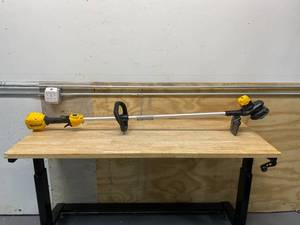 lot 52 image: DEWALT 20V Cordless String Trimmer (Tool Only)