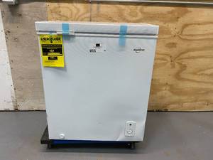 lot 86 image: KOOLATRON Kool 5.5 cu. ft. Chest Freezer in White