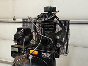 Black Max Upright Air Compressor