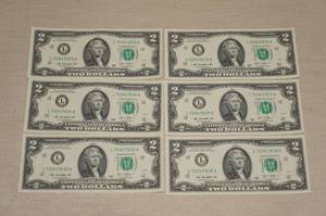 lot 77 image: 6 Sequential $2 Bills - Nearly Uncirculated
