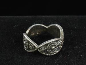lot 28 image: Sterling Silver Ladies Ring