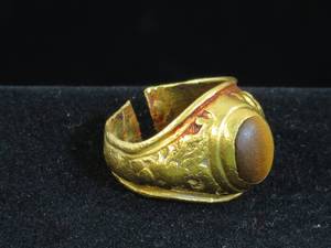 lot 2 image: 24k Yellow Gold Mens Ring