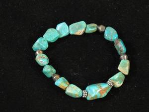 lot 41 image: Turquoise Stone Bracelet