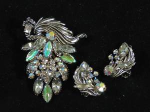 lot 64 image: Brooch and Earring Set