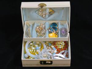 lot 65 image: Small Jewelry Box with Costume Jewelry