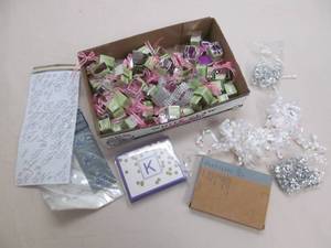 lot 68 image: Variety of crafting
