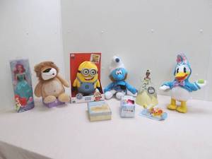 lot 93 image: Group of new toys