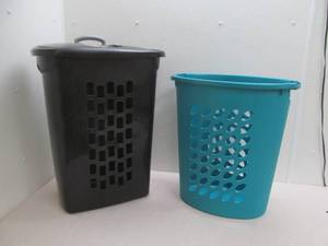 lot 94 image: Laundry hampers