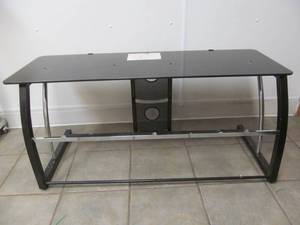 lot 100 image: Metal framed table