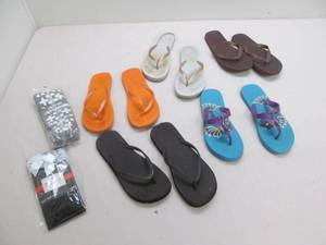 lot 1 image: Flip flops, socks