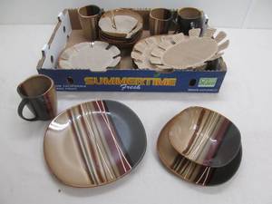 lot 8 image: Stoneware set