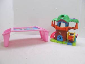 lot 9 image: Activity tray, tree house
