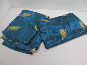 lot 46 image: Pier one import curtains