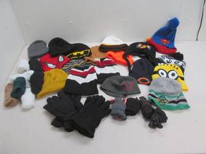 lot 47 image: Large group of hats
