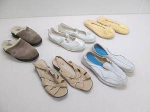 lot 48 image: Group of shoes