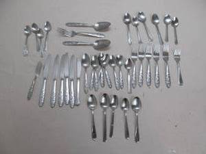 lot 137 image: Flatware
