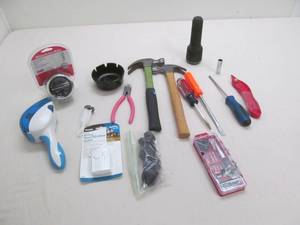 lot 141 image: Variety of tools