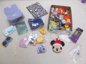 lot 161 image: Variety of crafting