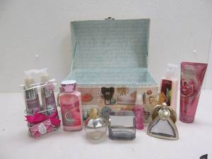 lot 172 image: Decorative storage box, lotion, perfume