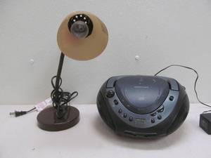 lot 173 image: Desk lamp, boom box