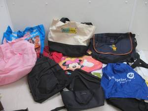 lot 186 image: Group of bags