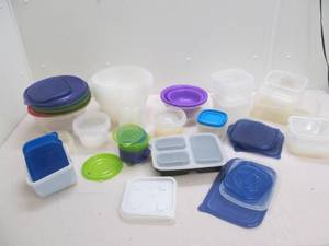 lot 187 image: Food storage containers