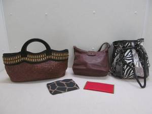 lot 190 image: Womens purses