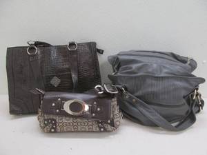 lot 192 image: Womens purses
